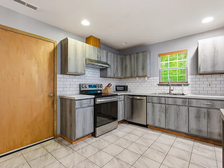 4811 43rd Ln SE — Photo 8