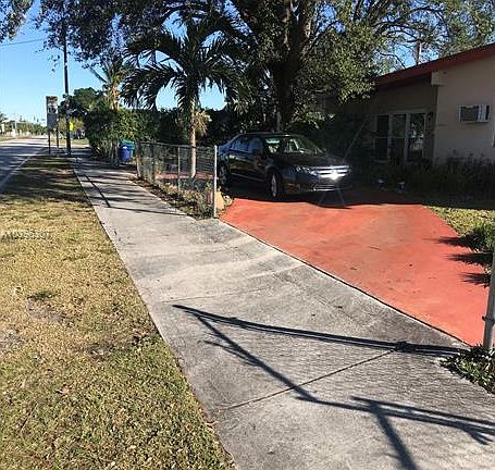 3rd image of 18651 N Miami Ave