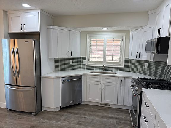 2nd image of 4527 S Countrylane Rd