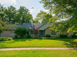 2508 Ballantrae Cir, Old Brownsboro Place, KY 40242