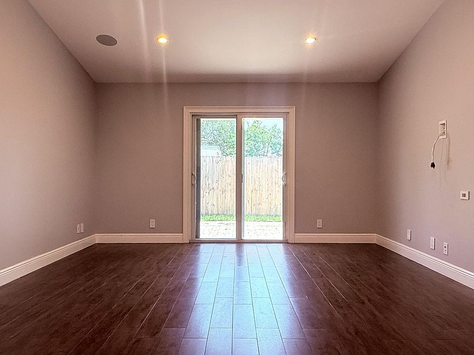 1st image of 1942 Windsor Drive