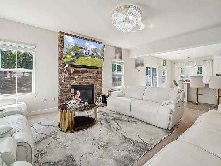16007 Cambria Cove Blvd — Photo 10