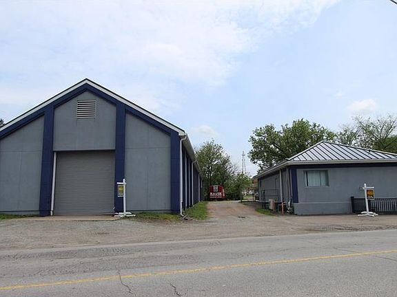 2nd image of 1067 Milford Dr