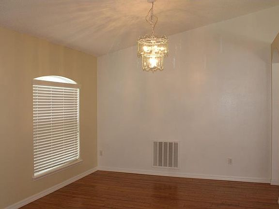 5th image of 931 N Lake Lindley Dr