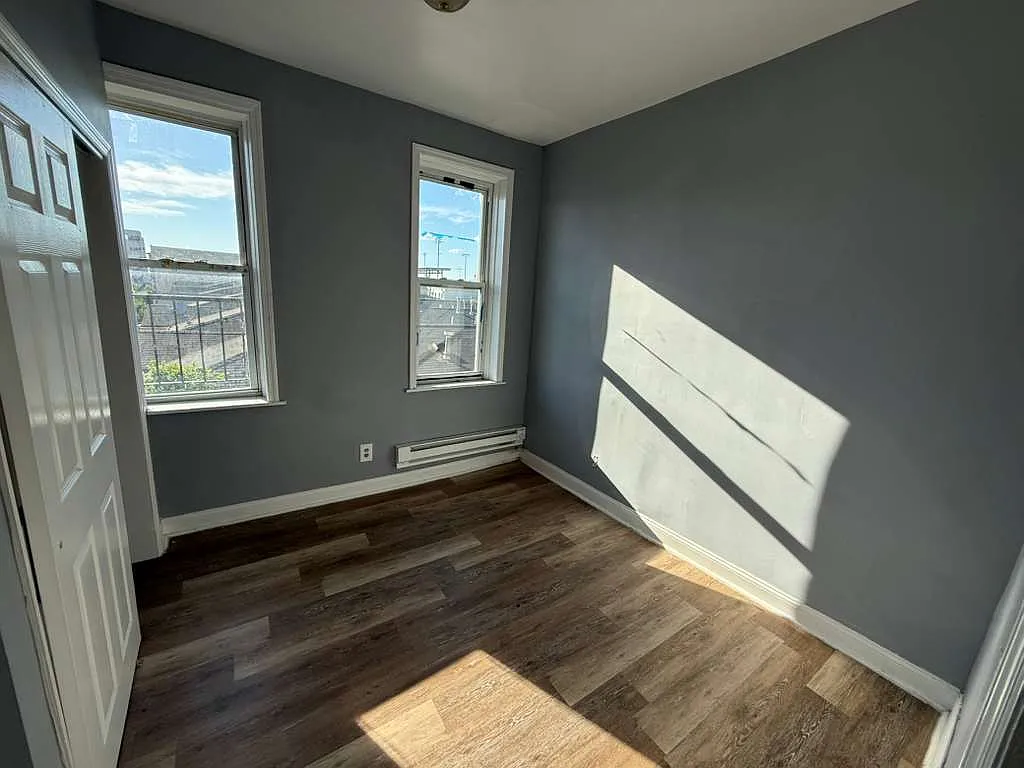 2301 Central Avenue — Photo 3