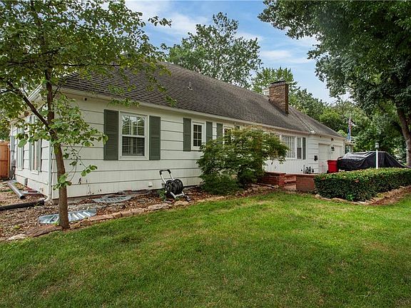 3rd image of 2801 S Overton Ave