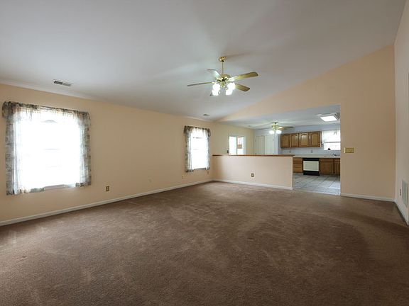 2nd image of 6653 Blackthorn Dr