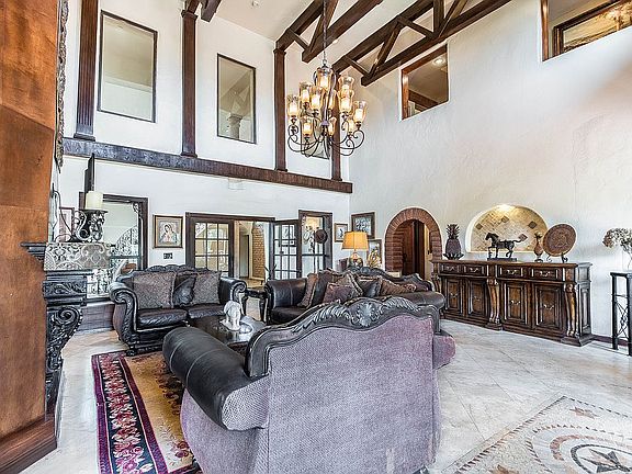 5th image of 103 Equestrian Ln
