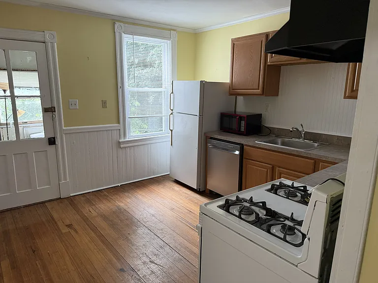 418 7th Ave #2 — Photo 3