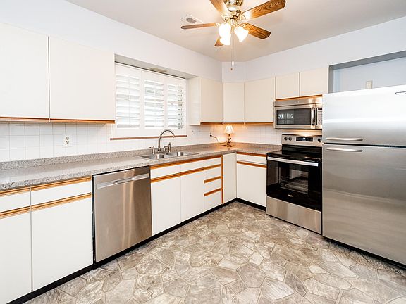 2nd image of 7920 NW Stratton Dr #10