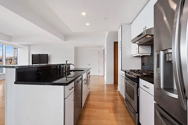 Rented by Compass | media 27