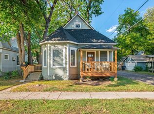 1214 SW 5th St, Topeka, KS 66606