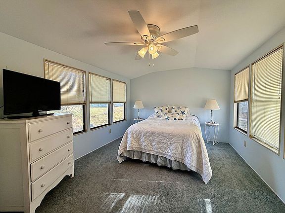 5th image of 805 Stadler St