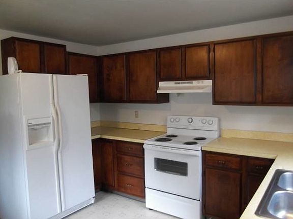 5th image of 14424 Washington Ave SW APT 4