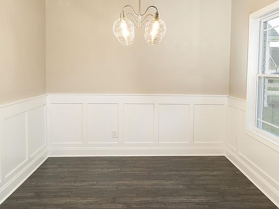 4th image of 12 Chestnut Hls