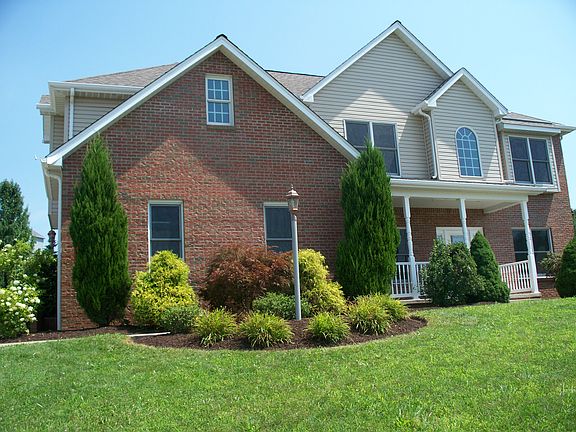 3rd image of 19 Thomas Jefferson Ct