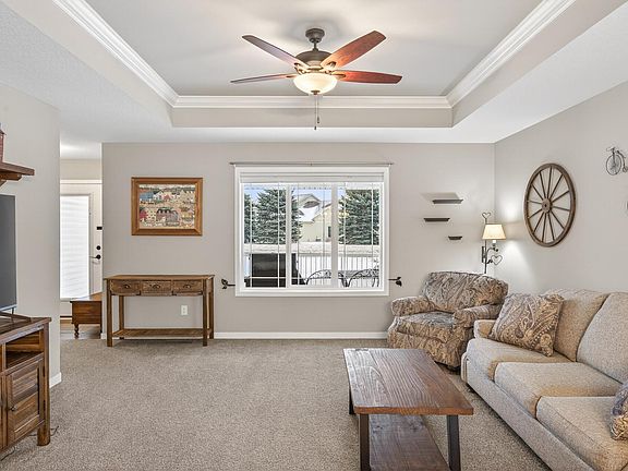 5th image of 813 Golden Way NW