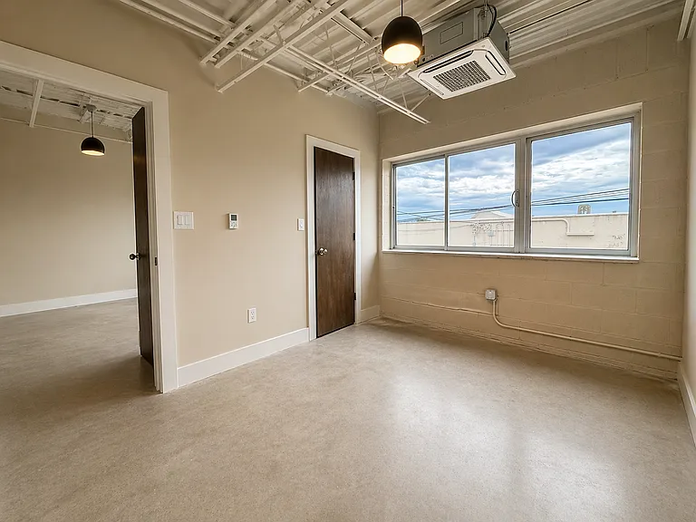 1726 Austin Ave — Photo 23