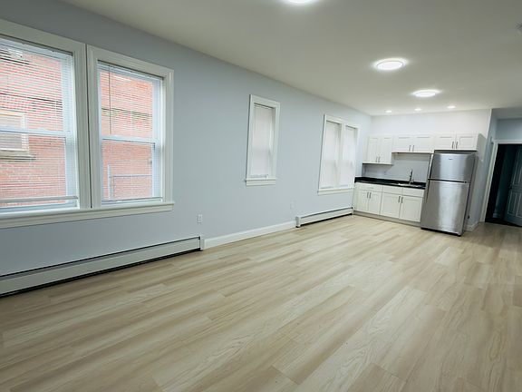 3rd image of 17-19 Cabot St #17-1