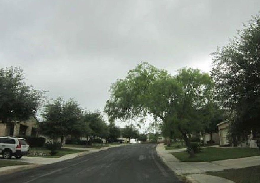 2nd image of 3931 Cinco Rios