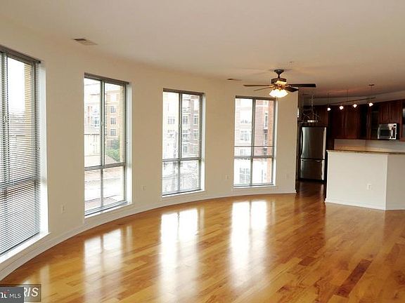 5th image of 2200 N Westmoreland St Unit 305