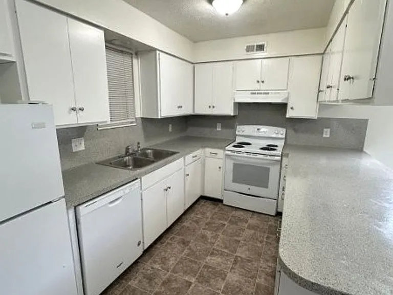 Eastridge — Photo 27