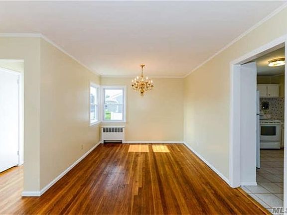 4th image of 790 Pleasant Ave