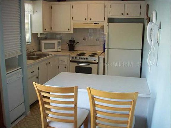 4th image of 4210 Ironwood Cir APT 205J
