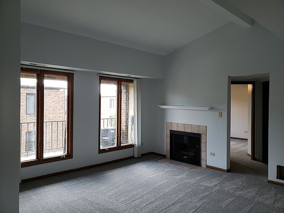 4th image of 13535 S Lamon Ave #109