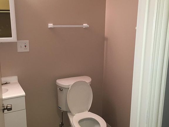 5th image of 6907 S Cornell Ave #1