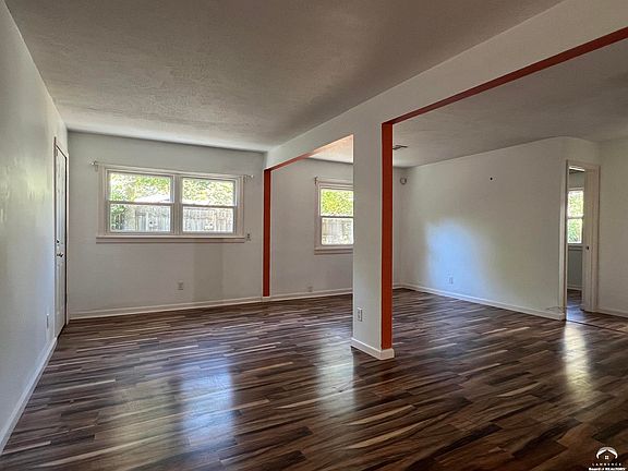 5th image of 807 Michigan St