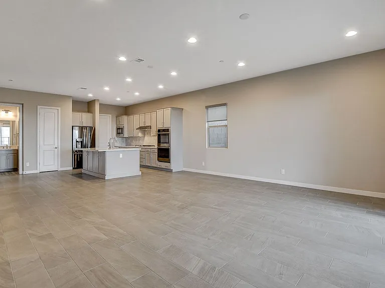 94 Nine Mile Creek Dr — Photo 6