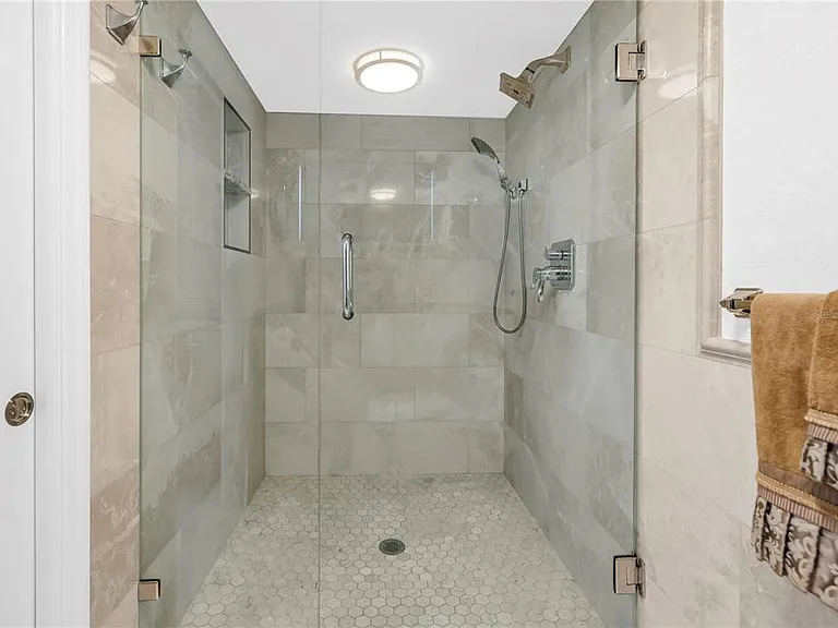 6020 Shore Blvd S #712 — Photo 29