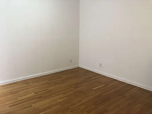 Rented by GreenVill Real Estate LLC | media 19