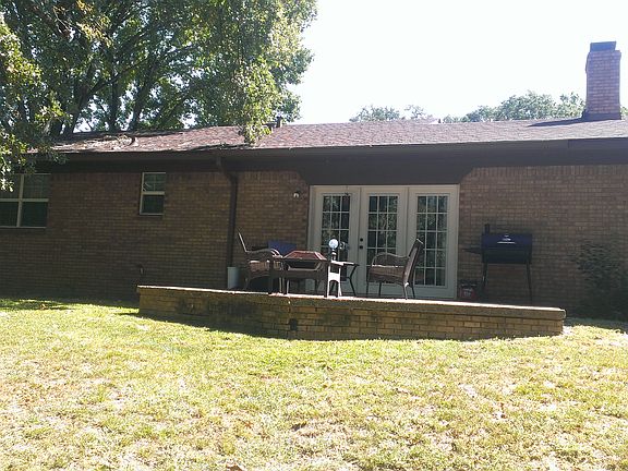 2nd image of 1004 Bel Air Dr