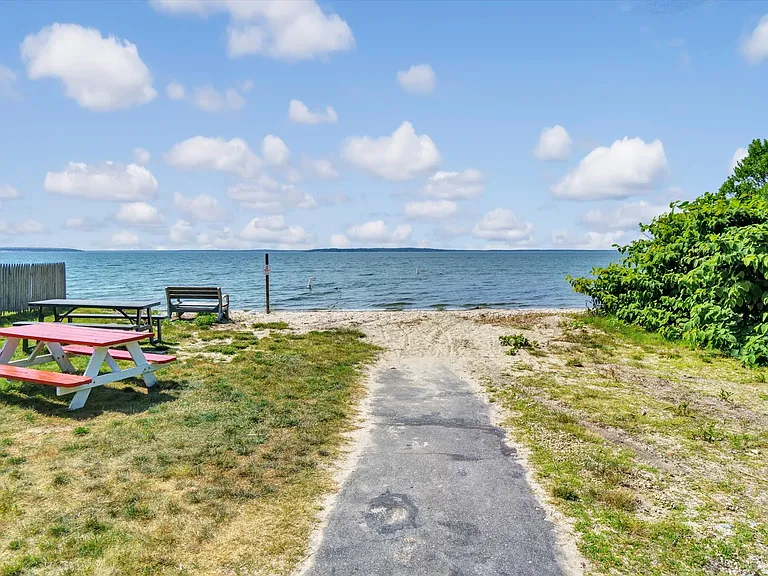 18 Bay View Rd — Photo 4