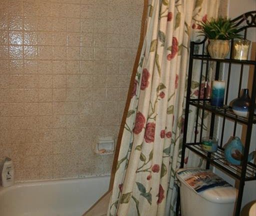 5th image of 905 E 41st St