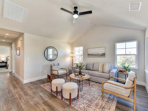 3rd image of 2710 Commons Pl Unit A