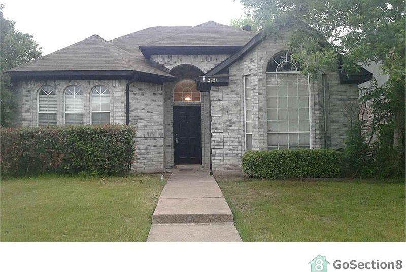 1st image of 2721 Park Valley Dr