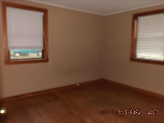 5th image of 920 Warren Ave