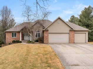2606 Dover Downs St, Muscatine, IA 52761