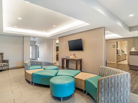 Lobby and Guest Check-in