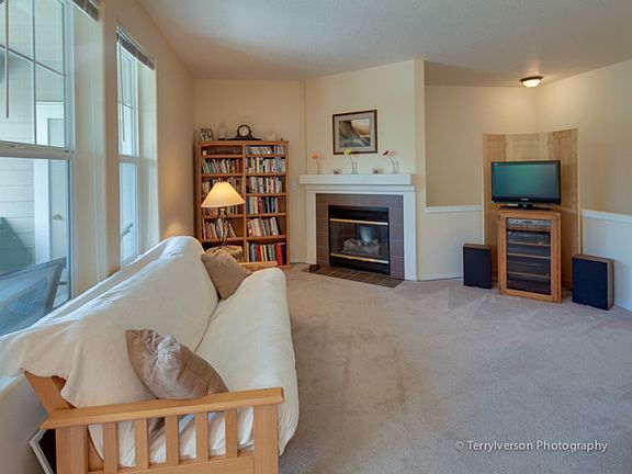 3rd image of 7216 SW Manor Way Unit F