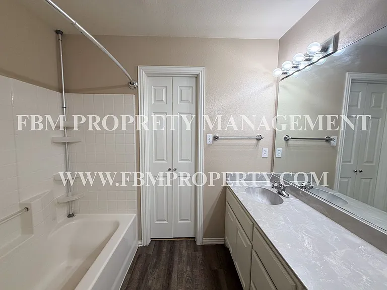 19 Country Club Place - 3 Bedroom, 2 Bathroom Home in Waxahachie, TX! — Photo 17
