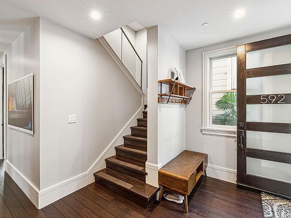 4th image of 592 Lombard St