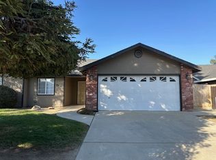 3416 W Packwood Ave, Visalia, CA 93277