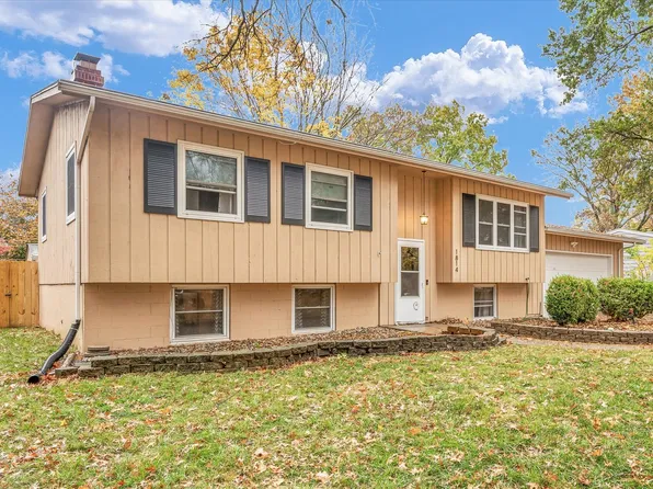 1814 Winchester Dr, Champaign, IL 61821