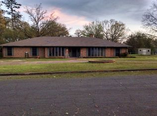 321 Melba Ave, Gladewater, TX 75647