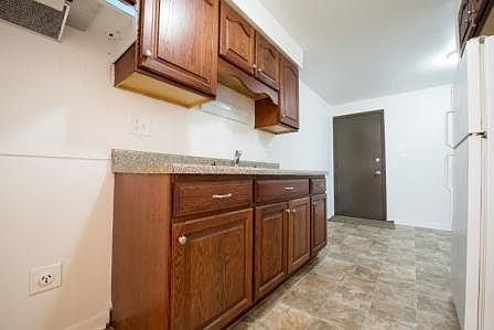 4th image of 204 W 138th St #3B