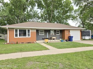 1225 E Kemp Ave, Watertown, SD 57201